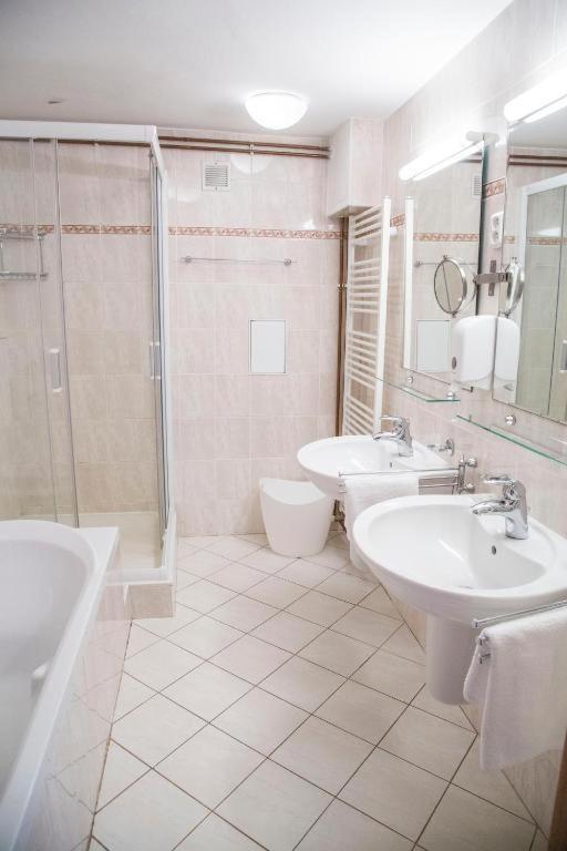 Wellness Hotel Orlik Kozarovice Exterior photo